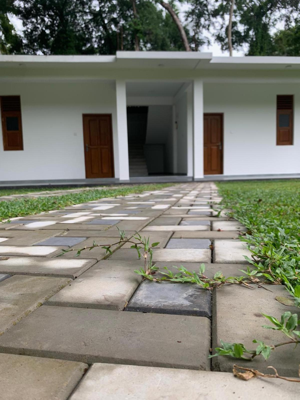 Sebastian Transit Villa With Free Shuttle Service To Airport Kotugoda 外观 照片